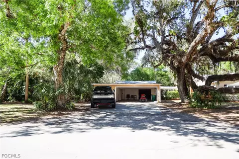 200 Riverview Dr, Labelle, FL 33935 photo 4