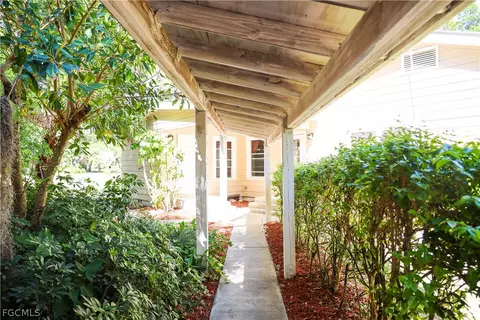 200 Riverview Dr, Labelle, FL 33935 photo 6