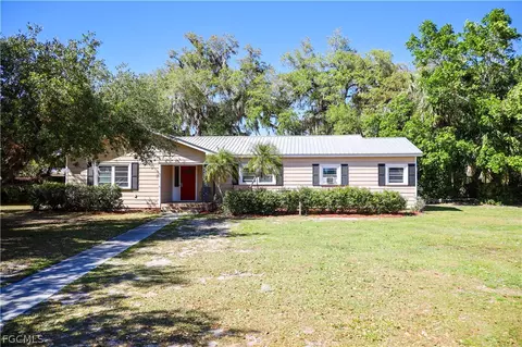 200 Riverview Dr, Labelle, FL 33935 photo 2