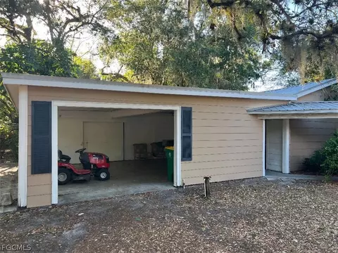 200 Riverview Dr, Labelle, FL 33935 photo 5