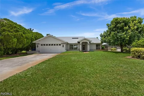 7305 Constitution Cir, Fort Myers, FL 33967