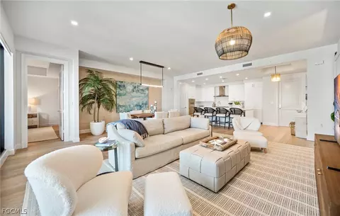 1125 Central Ave #562, Naples, FL 34102