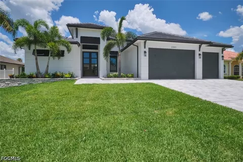 2203 SW 52nd St, Cape Coral, FL 33914