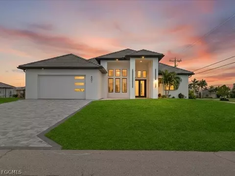 801 NW 38th Pl, Cape Coral, FL 33993