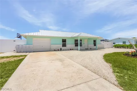 12139 Matlacha Blvd, Matlacha Isles, FL 33991