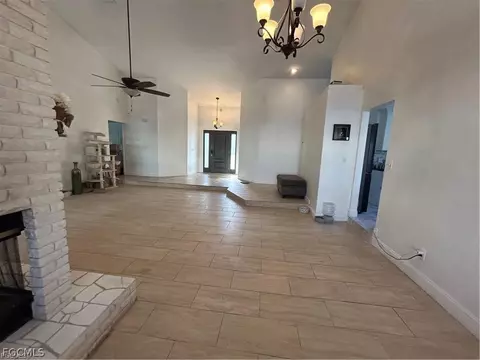 8860 Banyan Cove Cir, Fort Myers, FL 33919