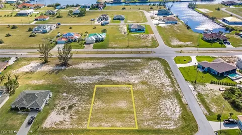 4426 NW 32nd St, Cape Coral, FL 33993