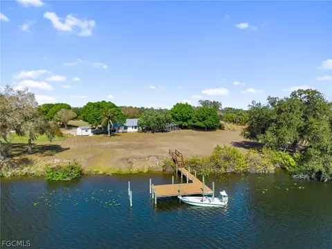 5997 Dragoon Ct, Fort Denaud, FL 33935