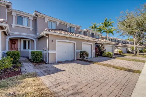 9957 Chiana Cir, Fort Myers, FL 33905