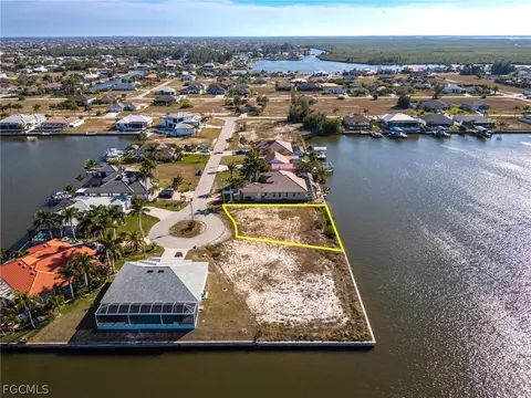 2826 NW 43rd Pl, Cape Coral, FL 33993