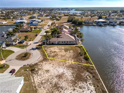 2826 NW 43rd Pl, Cape Coral, FL 33993