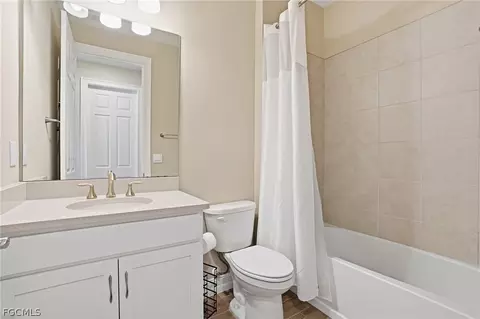 Bath - 1193 Enbrook Loop, Naples, FL 34114 photo 3 of 3