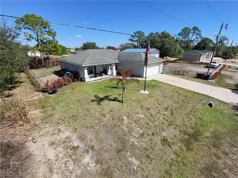 2912 52nd St W, Lehigh Acres, FL 33971