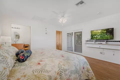 Bedroom - 1079 Lock Ln, Moore Haven, FL 33471 photo 5 of 6