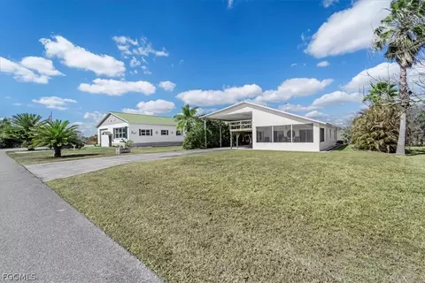 1079 Lock Ln, Moore Haven, FL 33471 photo 3