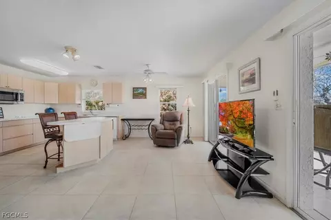 Kitchen - 1079 Lock Ln, Moore Haven, FL 33471 photo 1 of 6