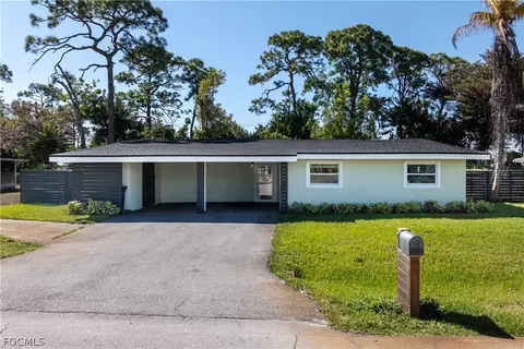 8635 Exeter St, Fort Myers, FL 33907