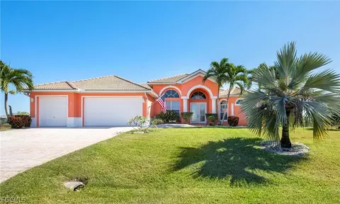 2007 NE 1st Ave, Cape Coral, FL 33909