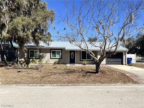 4040 S Edgewater Cir, Labelle, FL 33935