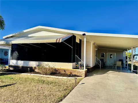 3137 Old Farm House Dr, North Fort Myers, FL 33917