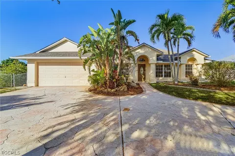 2236 SE 11th Pl, Cape Coral, FL 33990