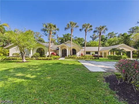 6840 Hendry Creek Dr, Fort Myers, FL 33908