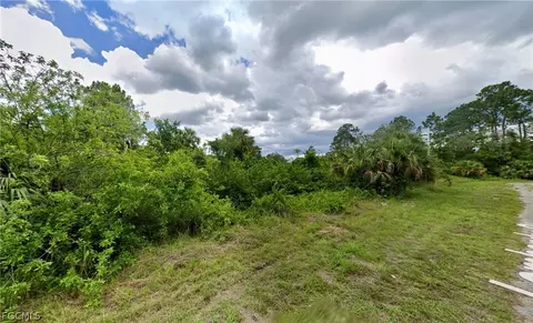 620 Lombardy Ct, Lehigh Acres, FL 33972