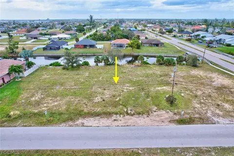 3206 SW 11th Pl, Cape Coral, FL 33914