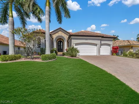 511 SW 53rd Ter, Cape Coral, FL 33914