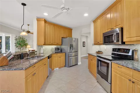 5581 Berkshire Dr #101, Fort Myers, FL 33912