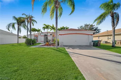 152 SE 19th Ln, Cape Coral, FL 33990
