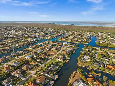 2623 SW 35th Ln, Cape Coral, FL 33914