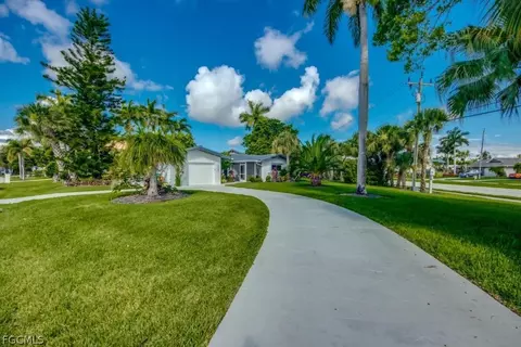 1236 El Dorado Pkwy E, Cape Coral, FL 33904
