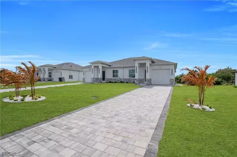 318-320 Poplar St, Lehigh Acres, FL 33974
