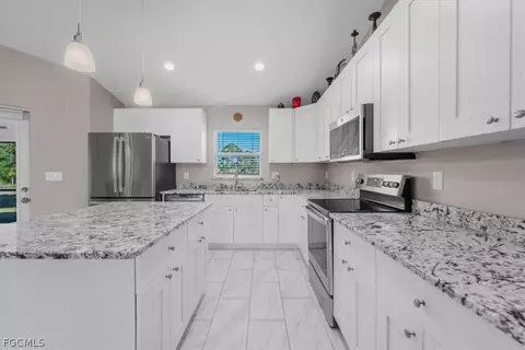 Kitchen - 7500 5th Ter, Labelle, FL 33935 photo 1 of 4