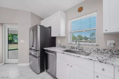 Kitchen - 7500 5th Ter, Labelle, FL 33935 photo 3 of 4