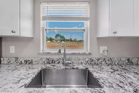 Kitchen - 7500 5th Ter, Labelle, FL 33935 photo 4 of 4