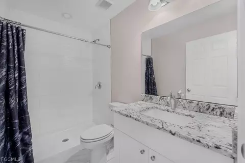 Bath - 7500 5th Ter, Labelle, FL 33935 photo 2 of 2