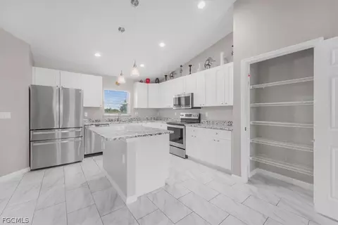 Kitchen - 7500 5th Ter, Labelle, FL 33935 photo 2 of 4