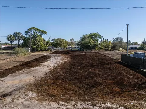 56 Illinoise Rd, Lehigh Acres, FL 33936