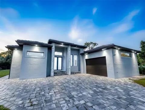 8396 Tolles Dr, North Fort Myers, FL 33917
