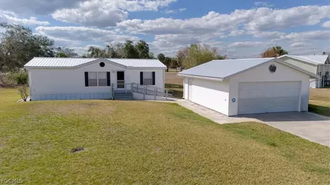 1151 Peaceful Ln, Moore Haven, FL 33471