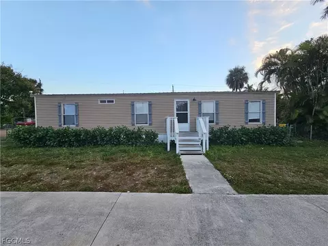10651 Gladiolus Dr, Fort Myers, FL 33908