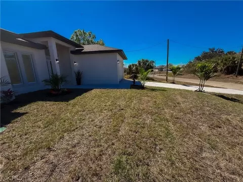 Exterior - 2008 Alliance Ln, Labelle, FL 33935 photo 10 of 13