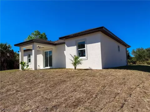 Exterior - 2008 Alliance Ln, Labelle, FL 33935 photo 5 of 13