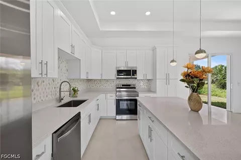 Kitchen - 2008 Alliance Ln, Labelle, FL 33935 photo 4 of 4