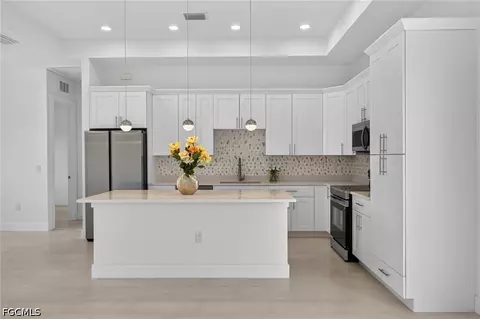 Kitchen - 2008 Alliance Ln, Labelle, FL 33935 photo 1 of 4