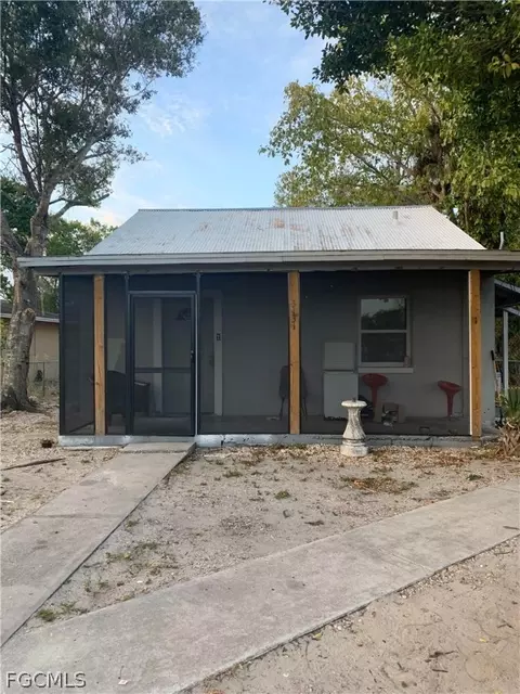 3131 Market St, Fort Myers, FL 33916