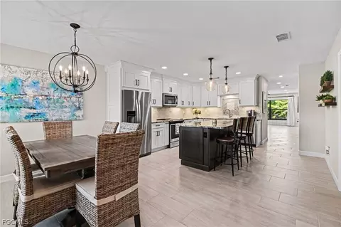 804 Charter Club Cir #5, Fort Myers, FL 33919