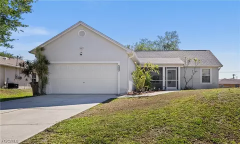 125 NE 11th Pl, Cape Coral, FL 33909